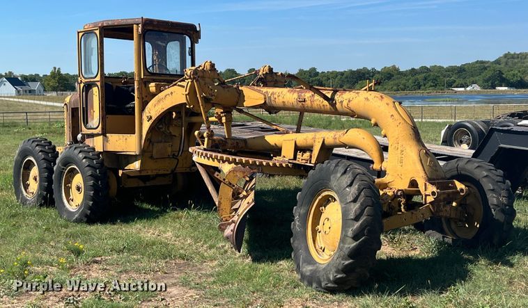 image for item IA9012 Allis-Chalmers  rigid frame motor grader