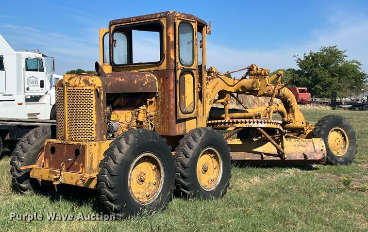 image for item IA9012 Allis-Chalmers  rigid frame motor grader