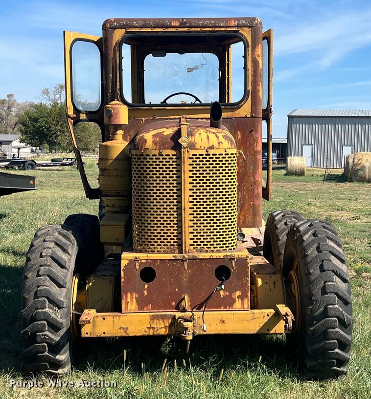 image for item IA9012 Allis-Chalmers  rigid frame motor grader