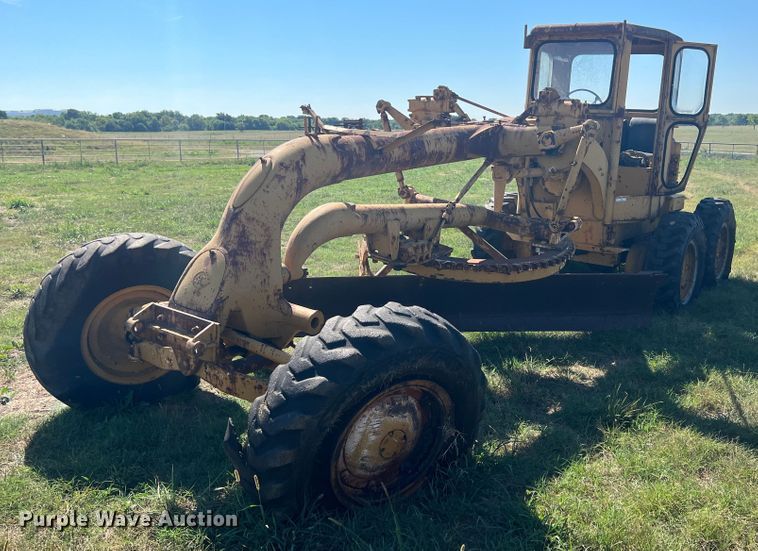 image for item IA9012 Allis-Chalmers  rigid frame motor grader