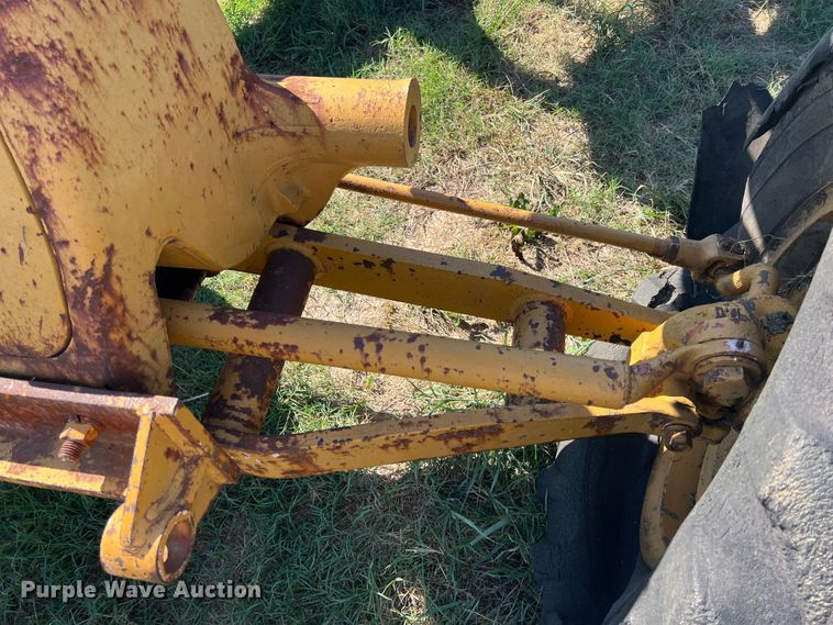 image for item IA9012 Allis-Chalmers  rigid frame motor grader