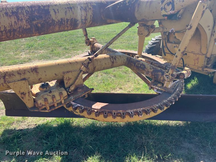 image for item IA9012 Allis-Chalmers  rigid frame motor grader