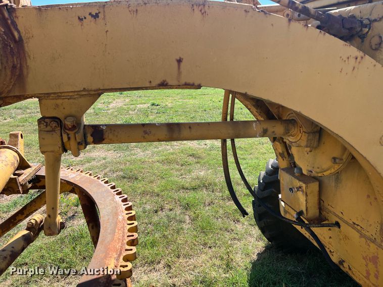 image for item IA9012 Allis-Chalmers  rigid frame motor grader