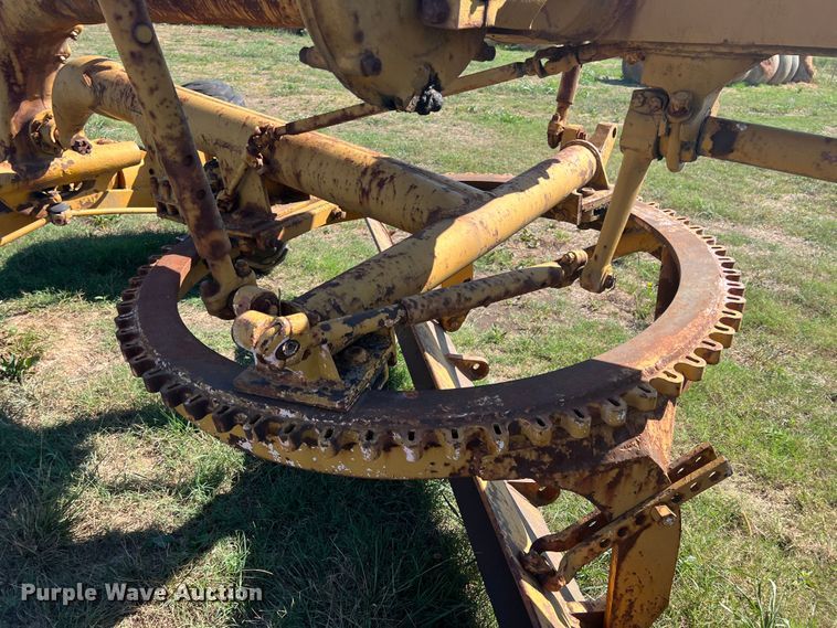 image for item IA9012 Allis-Chalmers  rigid frame motor grader