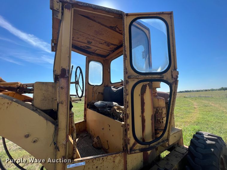 image for item IA9012 Allis-Chalmers  rigid frame motor grader