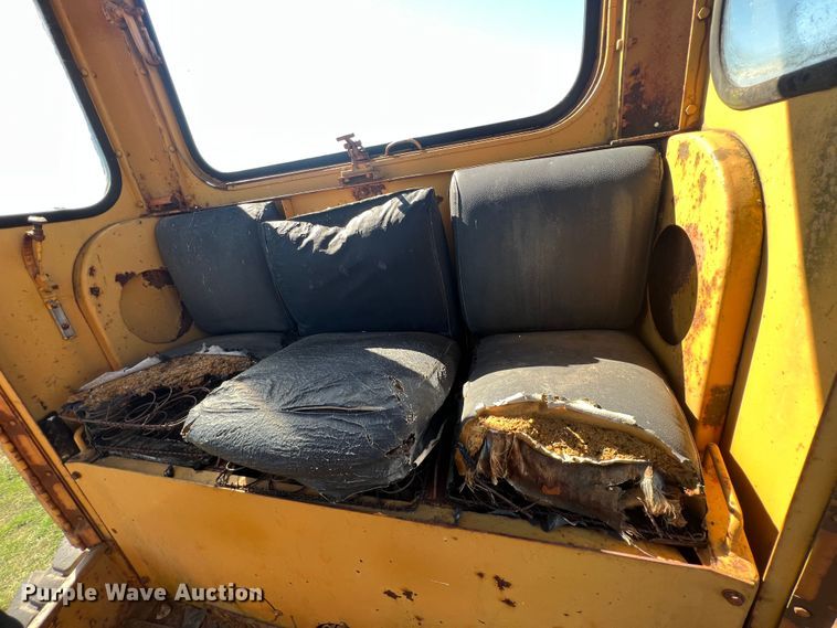 image for item IA9012 Allis-Chalmers  rigid frame motor grader