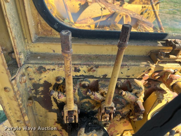 image for item IA9012 Allis-Chalmers  rigid frame motor grader