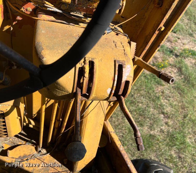 image for item IA9012 Allis-Chalmers  rigid frame motor grader