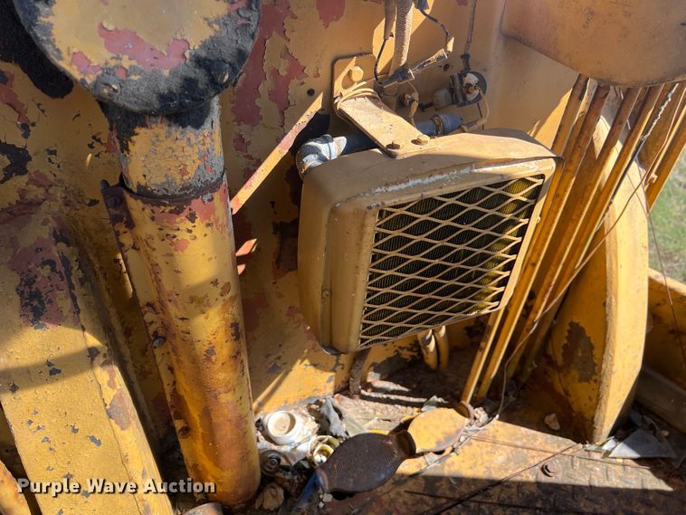 image for item IA9012 Allis-Chalmers  rigid frame motor grader