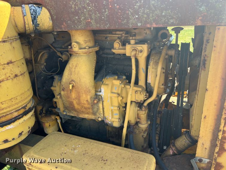 image for item IA9012 Allis-Chalmers  rigid frame motor grader