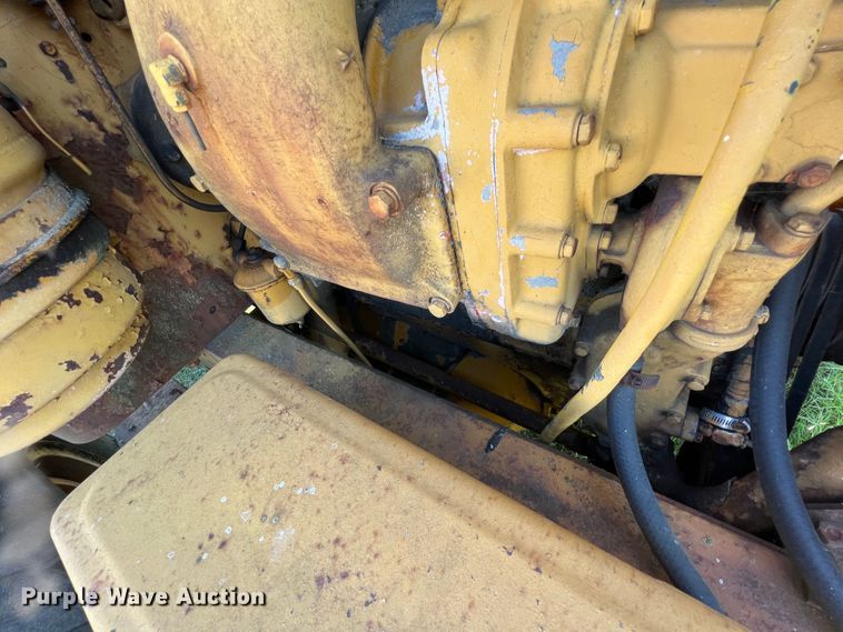 image for item IA9012 Allis-Chalmers  rigid frame motor grader