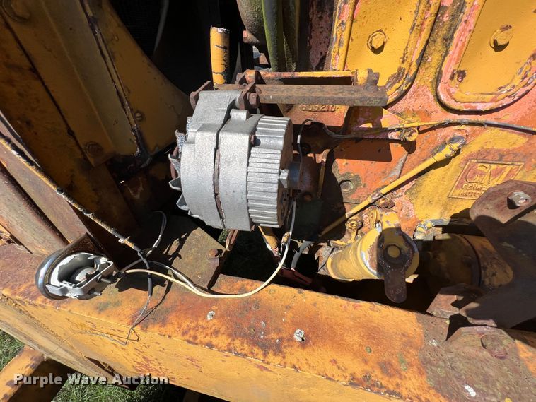 image for item IA9012 Allis-Chalmers  rigid frame motor grader