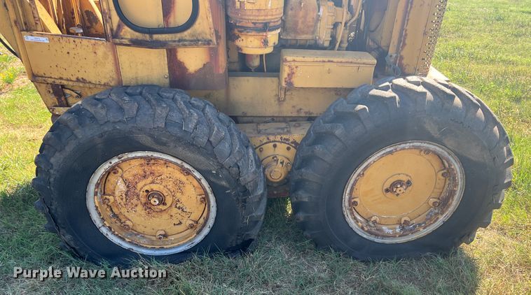 image for item IA9012 Allis-Chalmers  rigid frame motor grader