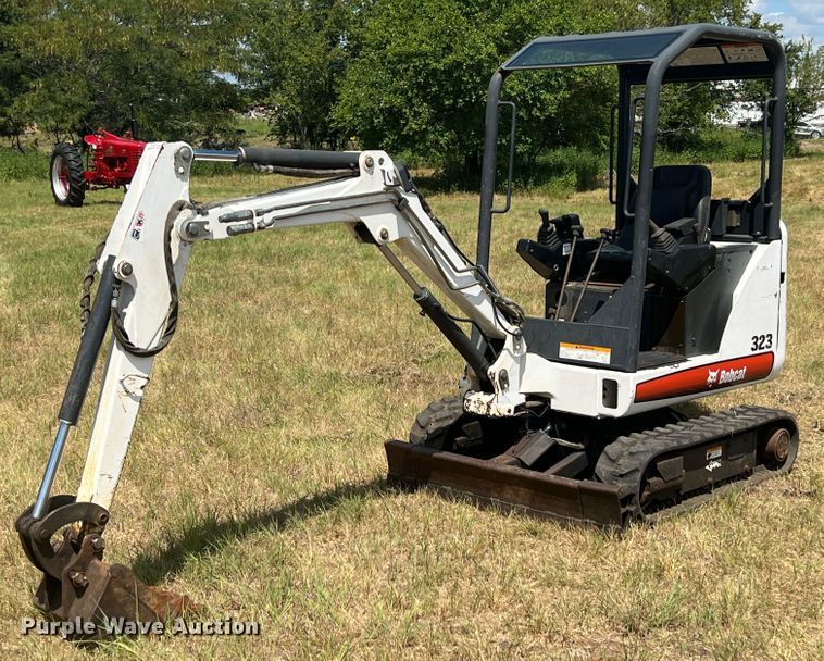 image for item IA9022 2007 Bobcat 323  mini excavator