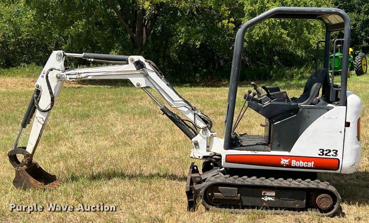 image for item IA9022 2007 Bobcat 323  mini excavator