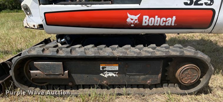 image for item IA9022 2007 Bobcat 323  mini excavator
