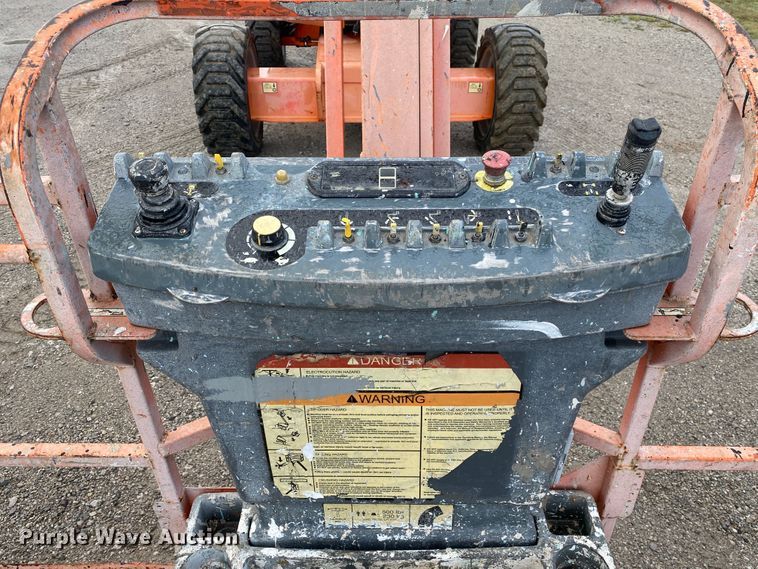 image for item JA9047 2008 JLG 600AJ  boom lift