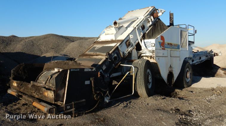 image for item JA9781 2003 Roadtec SB2500C  shuttle buggy material transfer vehicle