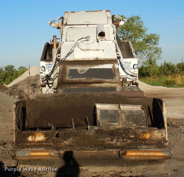 image for item JA9781 2003 Roadtec SB2500C  shuttle buggy material transfer vehicle