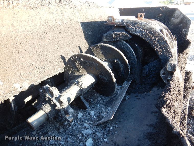 image for item JA9781 2003 Roadtec SB2500C  shuttle buggy material transfer vehicle