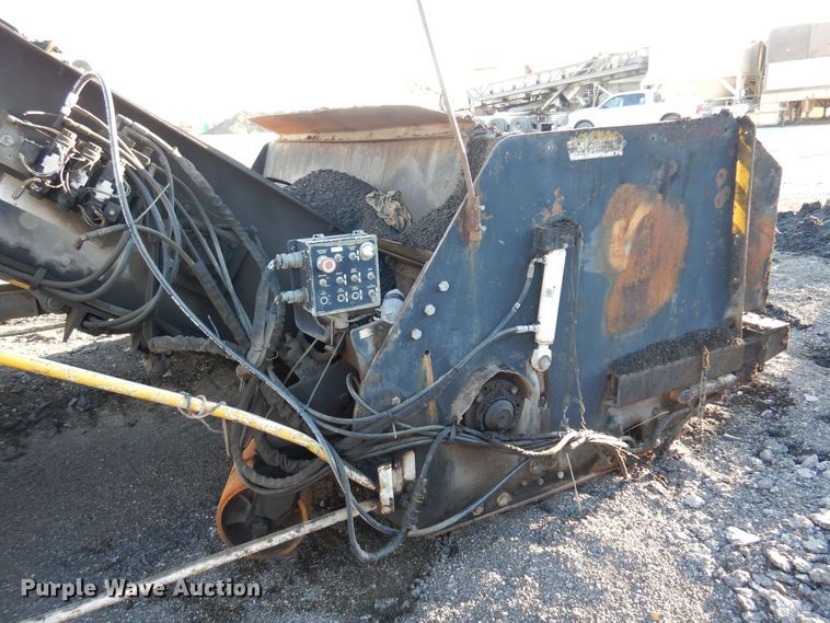 image for item JA9781 2003 Roadtec SB2500C  shuttle buggy material transfer vehicle