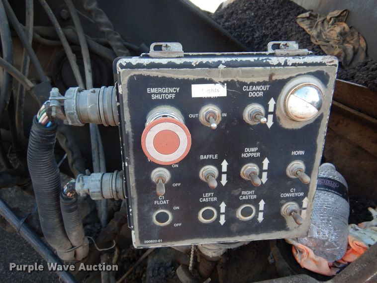 image for item JA9781 2003 Roadtec SB2500C  shuttle buggy material transfer vehicle