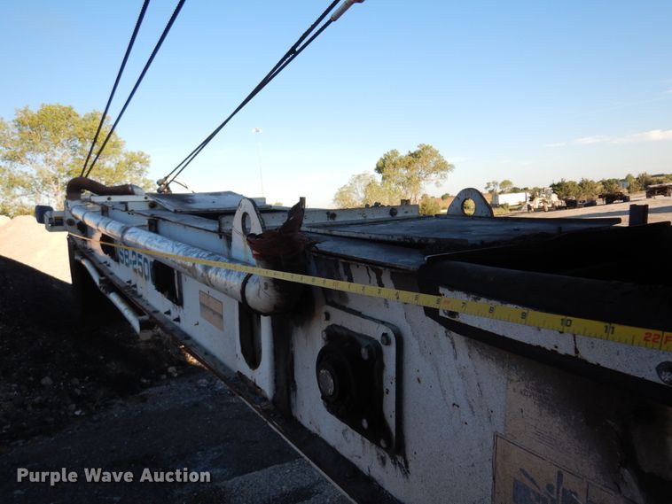 image for item JA9781 2003 Roadtec SB2500C  shuttle buggy material transfer vehicle