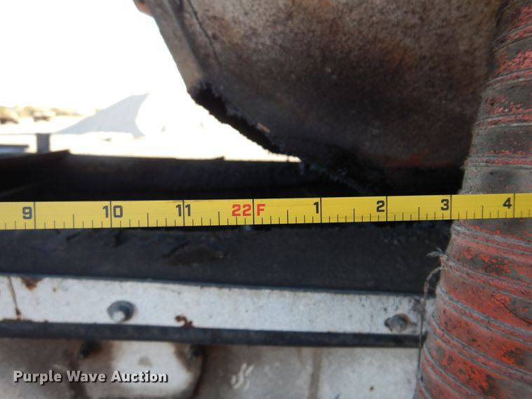 image for item JA9781 2003 Roadtec SB2500C  shuttle buggy material transfer vehicle