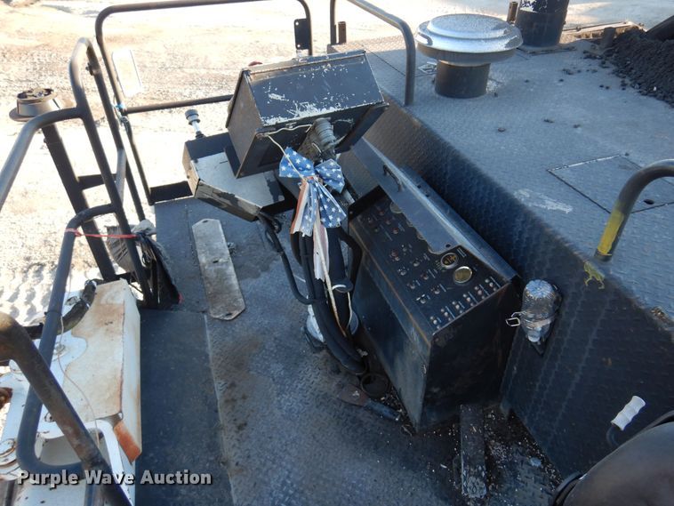 image for item JA9781 2003 Roadtec SB2500C  shuttle buggy material transfer vehicle