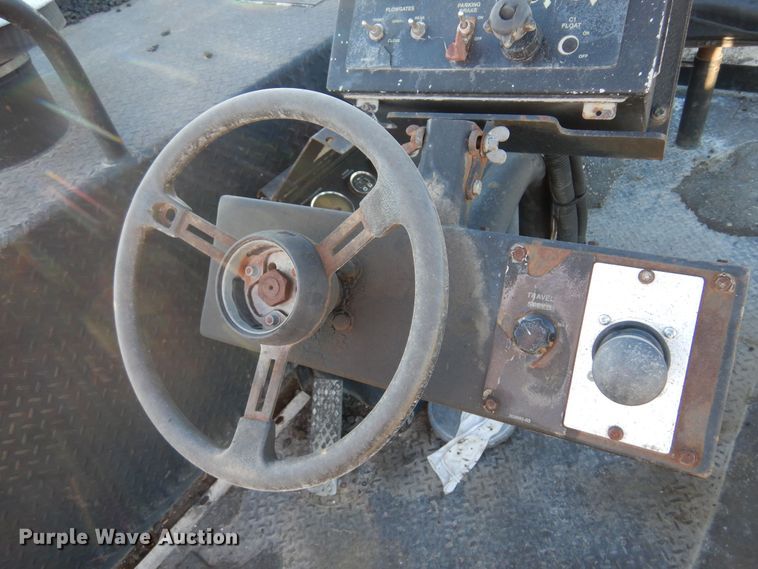 image for item JA9781 2003 Roadtec SB2500C  shuttle buggy material transfer vehicle