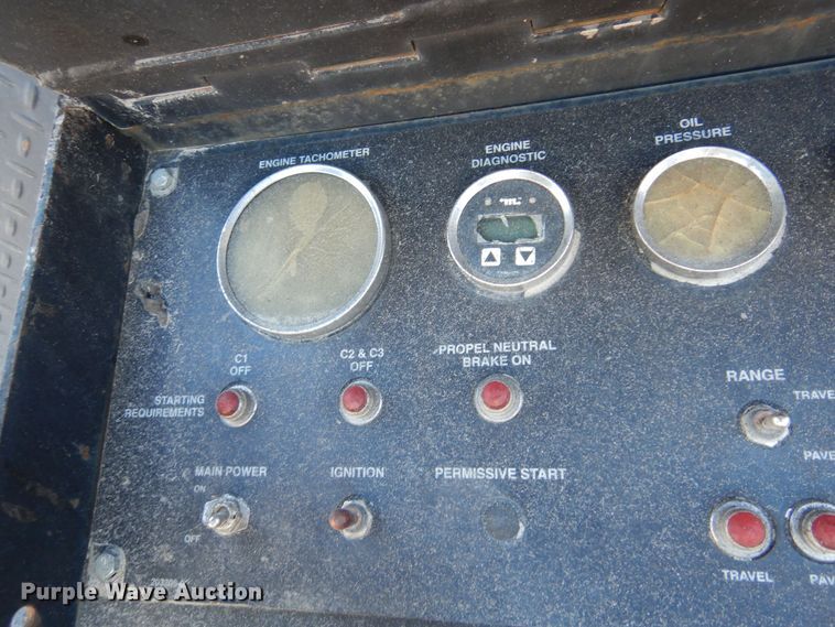 image for item JA9781 2003 Roadtec SB2500C  shuttle buggy material transfer vehicle