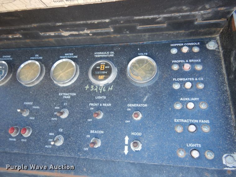 image for item JA9781 2003 Roadtec SB2500C  shuttle buggy material transfer vehicle