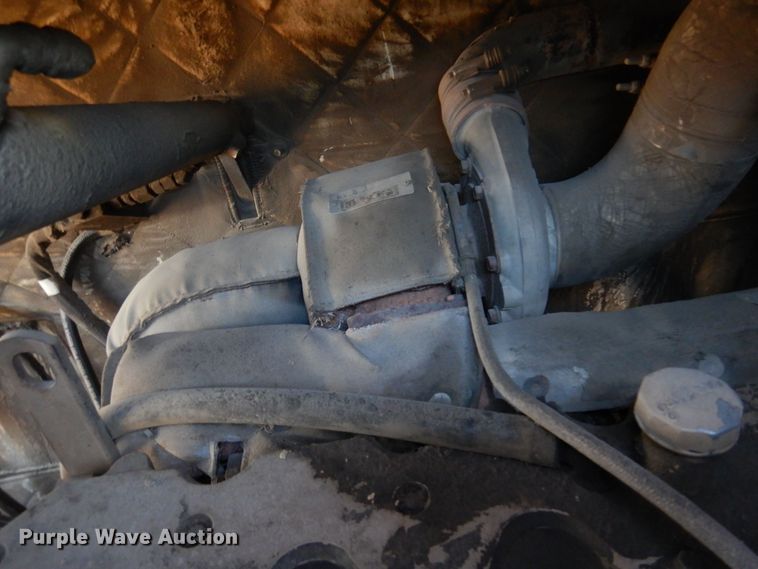 image for item JA9781 2003 Roadtec SB2500C  shuttle buggy material transfer vehicle