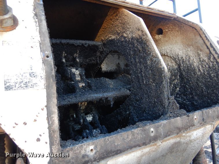 image for item JA9781 2003 Roadtec SB2500C  shuttle buggy material transfer vehicle