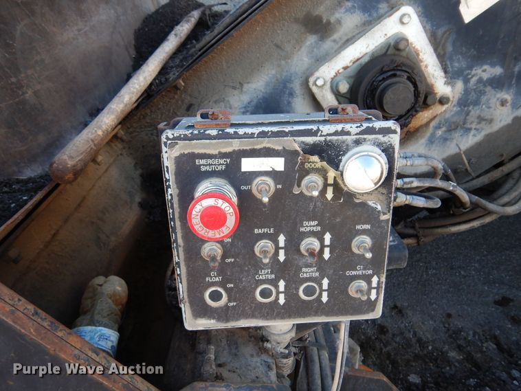 image for item JA9781 2003 Roadtec SB2500C  shuttle buggy material transfer vehicle