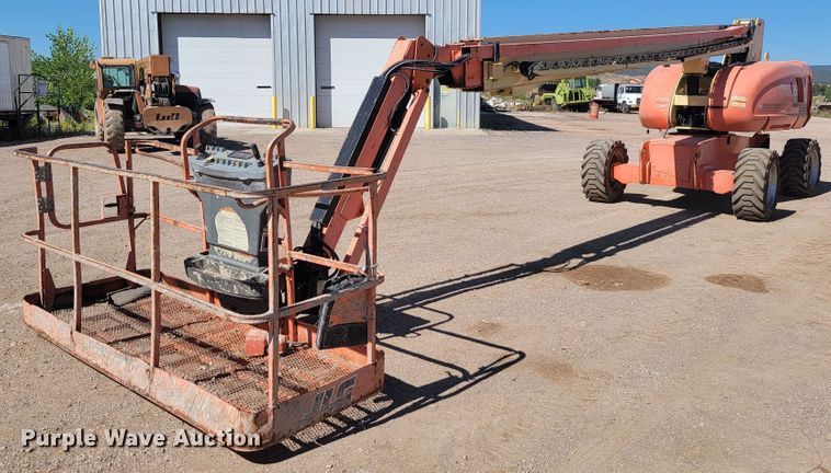 image for item JC9609 2005 JLG 860SJ  boom lift