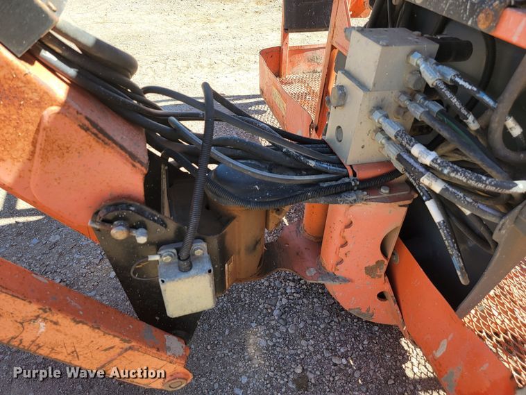 image for item JC9609 2005 JLG 860SJ  boom lift