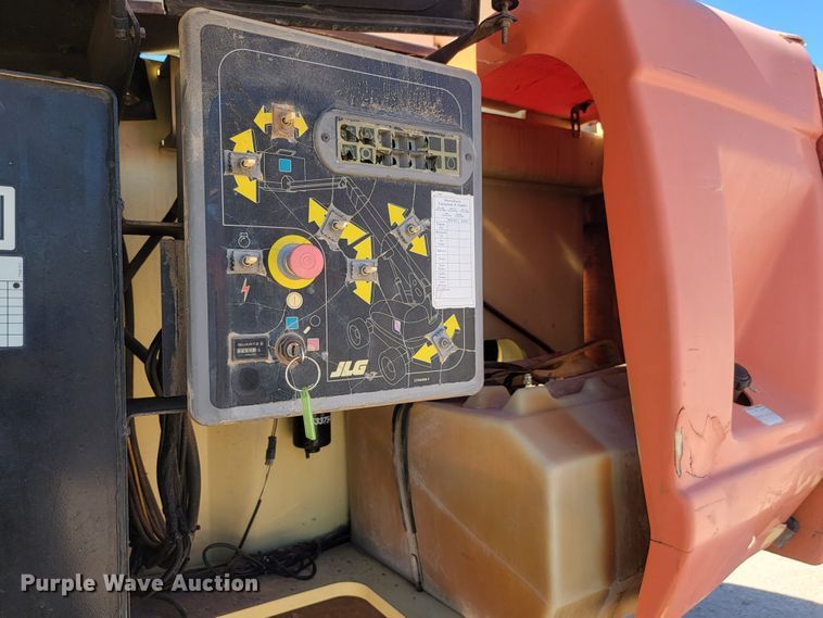 image for item JC9609 2005 JLG 860SJ  boom lift