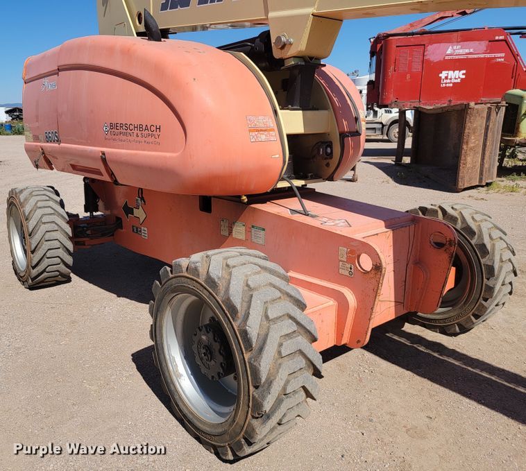 image for item JC9609 2005 JLG 860SJ  boom lift