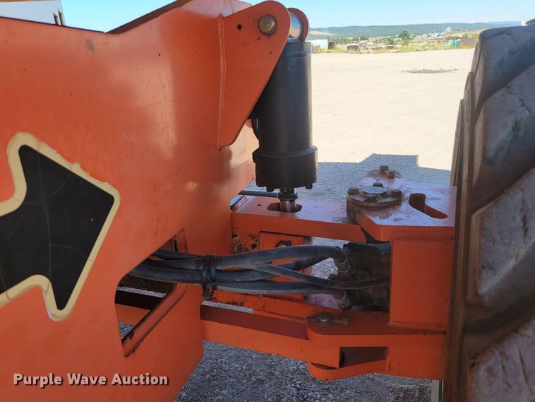 image for item JC9609 2005 JLG 860SJ  boom lift