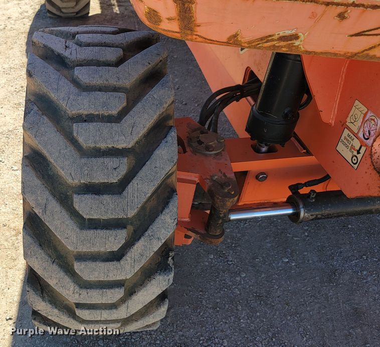 image for item JC9609 2005 JLG 860SJ  boom lift