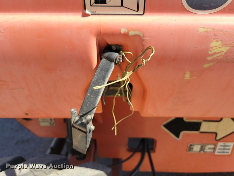 image for item JC9609 2005 JLG 860SJ  boom lift