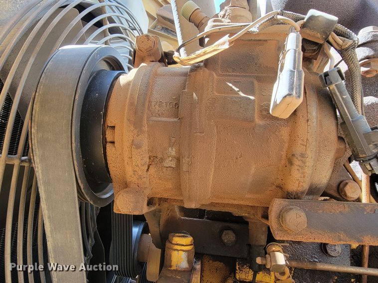 image for item JC9635 2002 John Deere 310SG  backhoe