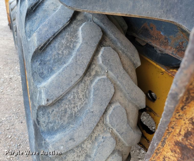 image for item JC9635 2002 John Deere 310SG  backhoe