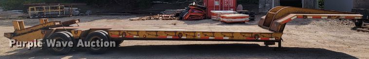 image for item JC9640 1994 Etnyre  equipment trailer