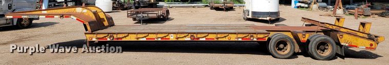 image for item JC9640 1994 Etnyre  equipment trailer