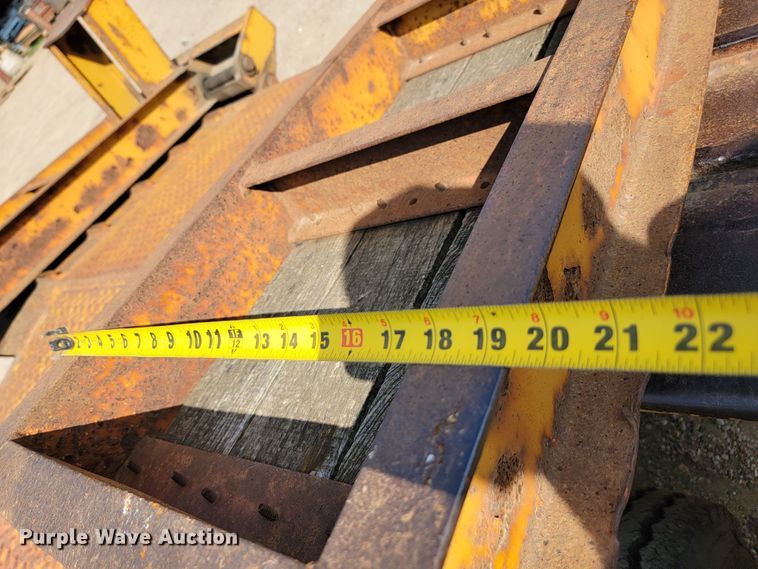 image for item JC9640 1994 Etnyre  equipment trailer