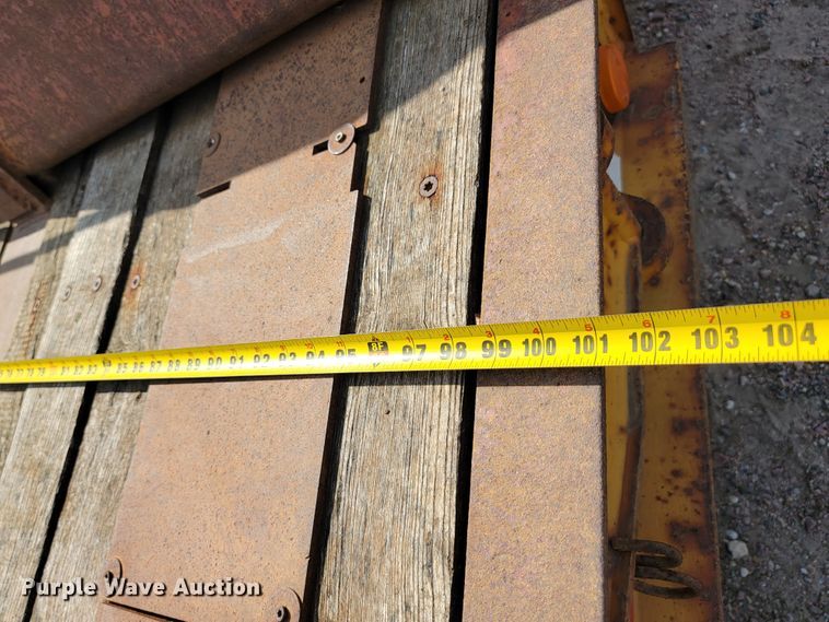 image for item JC9640 1994 Etnyre  equipment trailer