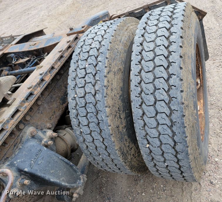 image for item JC9641 2000 Freightliner FLD120  semi truck