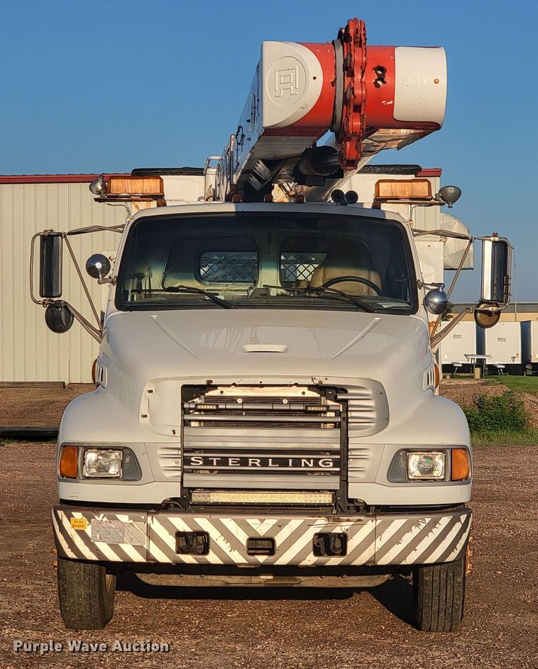 image for item JC9662 2005 Sterling Acterra  bucket truck